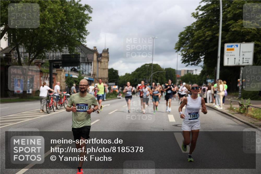 29.06.2025 - hella hamburg halbmarathon Yannick Fuchs http://msf.ph/oto/8185378 29.06.2025 10:43:33 20KM 1094, 1342, 1381, 1476, 2013, 2504, 2516, 2592, 2596, 2706, 2878, 2889, 2937, 3060, 3692, 4017, 4832, 5460, 5705, 6158, 7067, 7297, 7332, 8112, 8437, 8821, 9038, 9126, 9213, 9463, 9619, 9649, 9695, 9924, 9965, 10184, 10859, 11340, 11519, 11579, 11779, 11819, 11977, 12094, 12421, 12533, 12670, 13233, 13269, 13688, 13690, 14526, 15422, 15523, 16114, 16369, 16627, 16653, 16731, 16891, 17173, 17632, 17753, 18058, 18842, 18926, 19109 meine-sportfotos.de