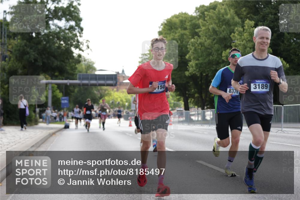 29.06.2025 - hella hamburg halbmarathon Jannik Wohlers http://msf.ph/oto/8185497 29.06.2025 09:43:27 Lombardsbrücke 2075, 2203, 2483, 3189, 3379, 8318, 8376, 9804, 10351, 11150, 13941, 15023, 15136, 17040, 17893, 18763, 18832 meine-sportfotos.de
