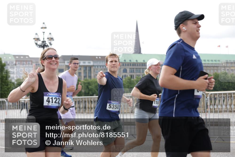29.06.2025 - hella hamburg halbmarathon Jannik Wohlers http://msf.ph/oto/8185551 29.06.2025 10:23:32 Lombardsbrücke 1444, 1545, 2489, 3013, 4122, 4597, 4990, 5039, 5055, 5258, 5260, 5358, 5661, 5954, 7013, 7426, 8141, 8149, 8502, 8676, 8717, 9217, 9603, 11044, 11347, 11415, 11454, 13149, 14521, 15352, 15739, 15853, 17385, 17513, 17595, 18091, 18210, 18314, 18745, 18998, 19017 meine-sportfotos.de