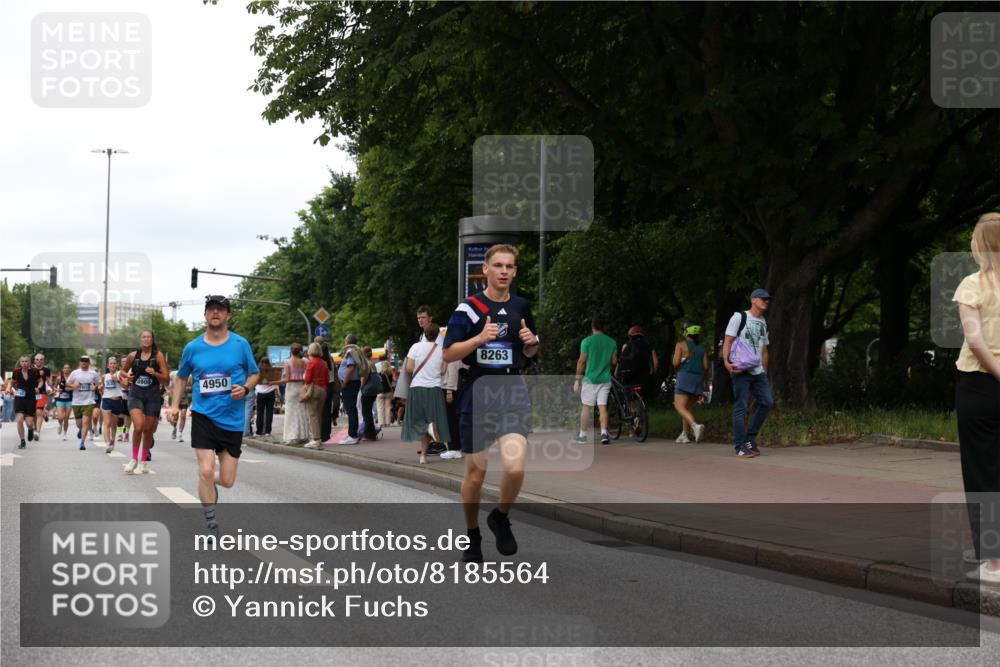 29.06.2025 - hella hamburg halbmarathon Yannick Fuchs http://msf.ph/oto/8185564 29.06.2025 11:01:40 20KM 1071, 2142, 2963, 2964, 3071, 3112, 3154, 3630, 4032, 4286, 4293, 4950, 5232, 5431, 5670, 5869, 5976, 6059, 6453, 8147, 8256, 8263, 8909, 8971, 8999, 9007, 9886, 10196, 10213, 10834, 11416, 11641, 11755, 12005, 12790, 14987, 15875, 15945, 16539, 16546, 17062, 17784, 17880, 18015, 18231, 18236, 18239 meine-sportfotos.de