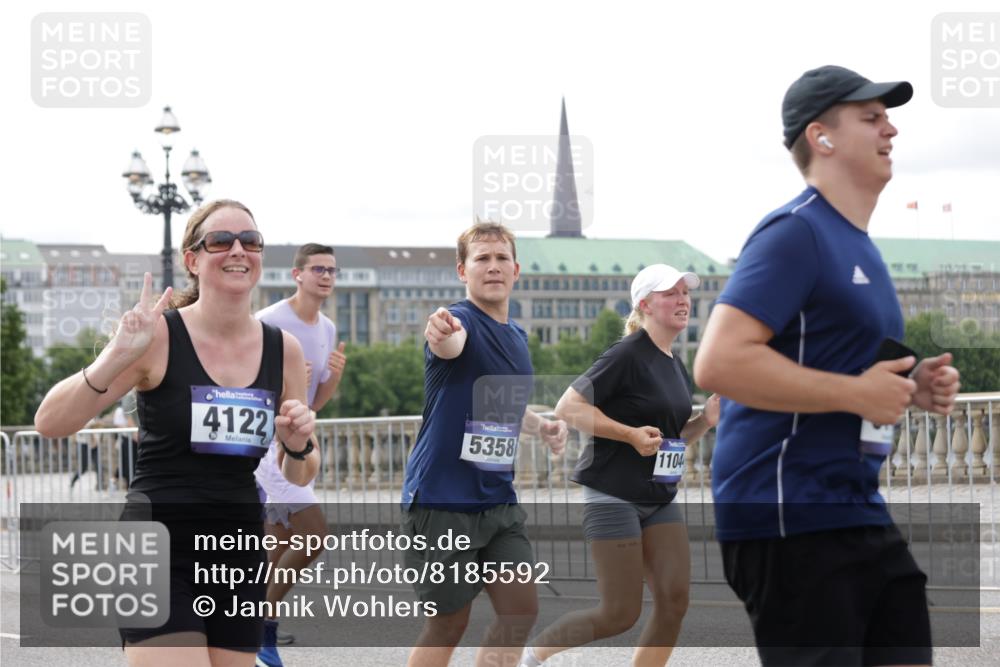 29.06.2025 - hella hamburg halbmarathon Jannik Wohlers http://msf.ph/oto/8185592 29.06.2025 10:23:32 Lombardsbrücke 1444, 1545, 2489, 3013, 4122, 4597, 4990, 5039, 5055, 5258, 5260, 5358, 5661, 5954, 7013, 7426, 8141, 8149, 8502, 8676, 8717, 9217, 9603, 11044, 11347, 11415, 11454, 13149, 14521, 15352, 15739, 15853, 17385, 17513, 17595, 18091, 18210, 18314, 18745, 18998, 19017 meine-sportfotos.de