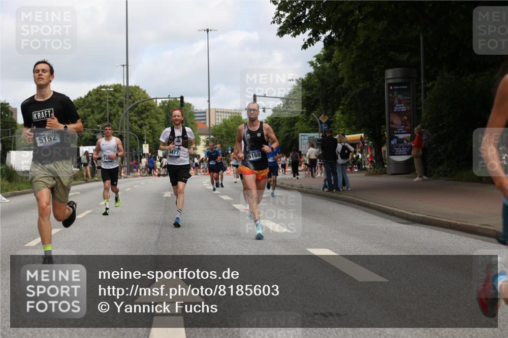 29.06.2025 - hella hamburg halbmarathon Yannick Fuchs http://msf.ph/oto/8185603 29.06.2025 10:29:31 20KM 1002, 1217, 1562, 4477, 5048, 5152, 6169, 6878, 7628, 7972, 8395, 8864, 9686, 11661, 12369, 14069, 14388, 14603, 15991, 16140, 16712, 17014, 18419, 18837, 19022 meine-sportfotos.de