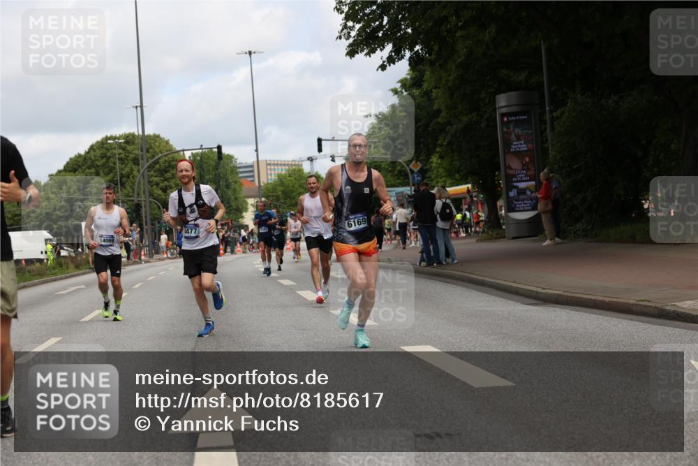 29.06.2025 - hella hamburg halbmarathon Yannick Fuchs http://msf.ph/oto/8185617 29.06.2025 10:29:32 20KM 1002, 1217, 1562, 4477, 5048, 5152, 6169, 6878, 7628, 7972, 8395, 8864, 9686, 11661, 12369, 14069, 14388, 14603, 15991, 16140, 16712, 16963, 17014, 18419, 18837, 19022 meine-sportfotos.de
