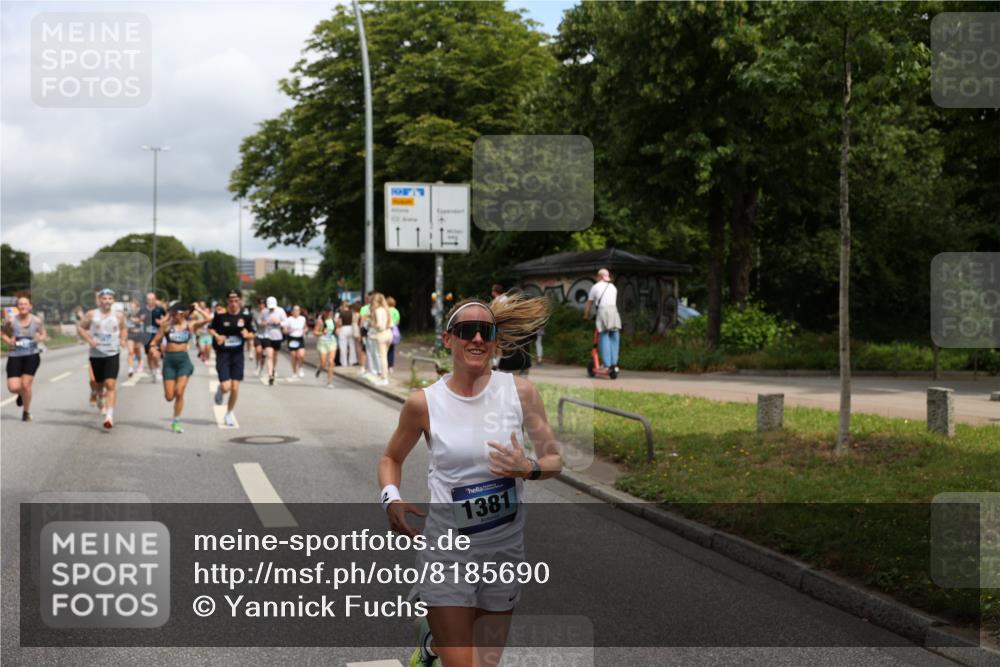 29.06.2025 - hella hamburg halbmarathon Yannick Fuchs http://msf.ph/oto/8185690 29.06.2025 10:43:34 20KM 1094, 1342, 1381, 1476, 2013, 2504, 2516, 2592, 2596, 2706, 2878, 2889, 2937, 3060, 3692, 4017, 4832, 5460, 5705, 6158, 7067, 7297, 7332, 8112, 8437, 8821, 9038, 9126, 9200, 9213, 9463, 9619, 9649, 9695, 9924, 9965, 10184, 10859, 11340, 11519, 11579, 11779, 11819, 11977, 12035, 12094, 12421, 12533, 12670, 13233, 13269, 13688, 13690, 14526, 15422, 15523, 16114, 16369, 16627, 16653, 16731, 16891, 17173, 17632, 17753, 18058, 18842, 18926, 19109 meine-sportfotos.de