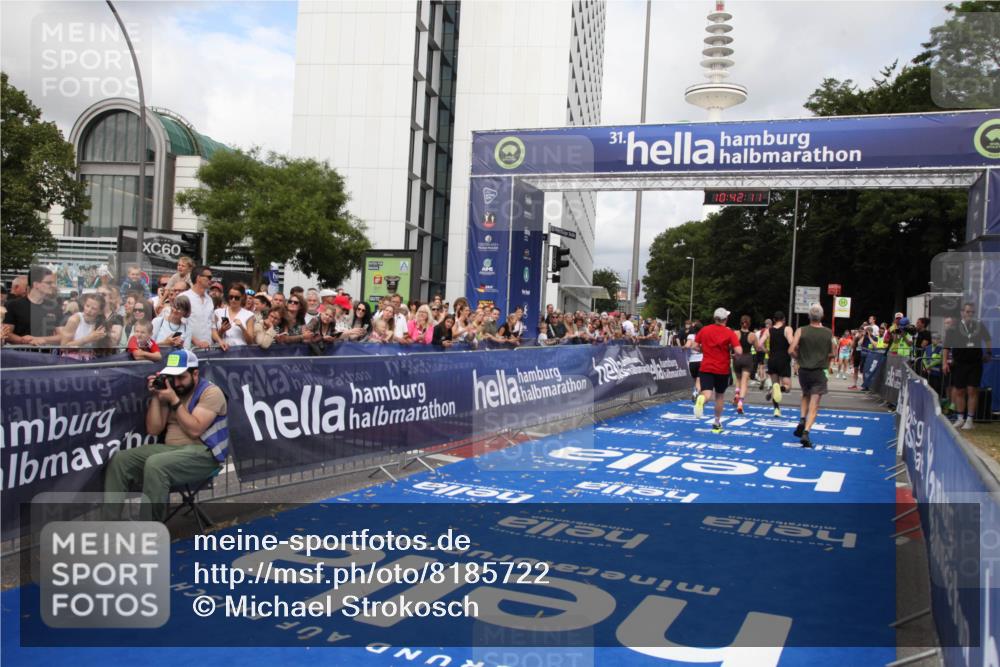29.06.2025 - hella hamburg halbmarathon Michael Strokosch http://msf.ph/oto/8185722 29.06.2025 10:42:10 Ziel 1441, 5682, 6593, 10216, 11417, 12098, 12292, 13196, 15846, 16677, 17864, 18920, 19046 meine-sportfotos.de