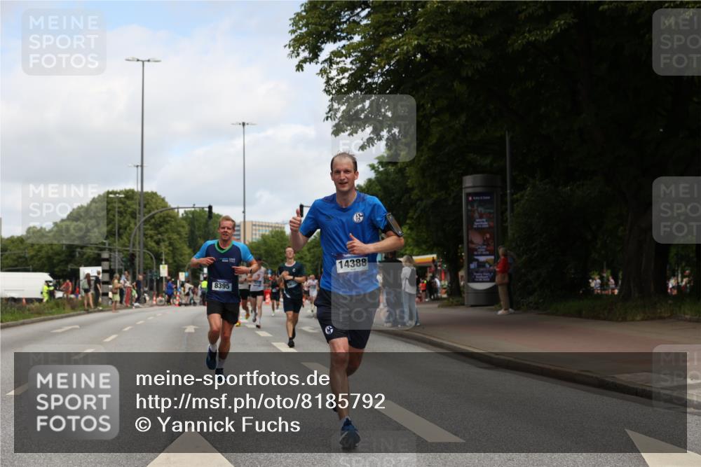 29.06.2025 - hella hamburg halbmarathon Yannick Fuchs http://msf.ph/oto/8185792 29.06.2025 10:29:36 20KM 1002, 1217, 1562, 4477, 5048, 5152, 6169, 6878, 7628, 7972, 8395, 8864, 9686, 12204, 12369, 14069, 14388, 14603, 14952, 15991, 16140, 16712, 16963, 17014, 18419, 19022 meine-sportfotos.de