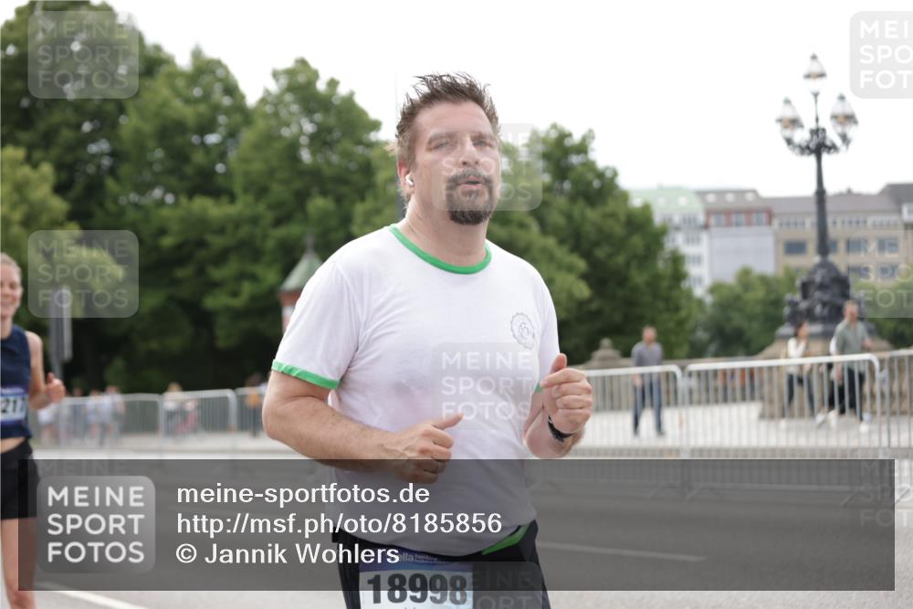 29.06.2025 - hella hamburg halbmarathon Jannik Wohlers http://msf.ph/oto/8185856 29.06.2025 10:23:33 Lombardsbrücke 1444, 1545, 2489, 3013, 3185, 4122, 4597, 4990, 5039, 5055, 5258, 5260, 5358, 5661, 5954, 7013, 7426, 8141, 8149, 8502, 8676, 8717, 9217, 9603, 11044, 11347, 11415, 11454, 13149, 15352, 15739, 15853, 17385, 17513, 17595, 18091, 18210, 18314, 18745, 18998, 19017 meine-sportfotos.de