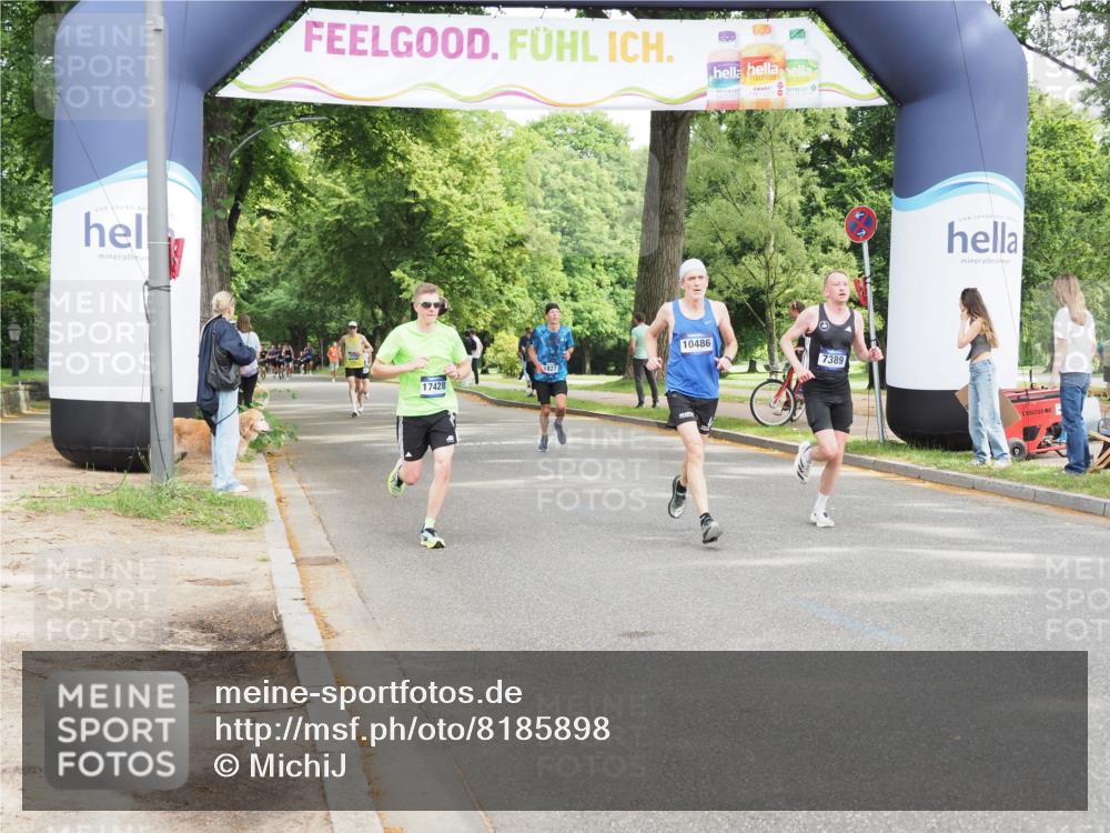 29.06.2025 - hella hamburg halbmarathon MichiJ http://msf.ph/oto/8185898 29.06.2025 10:18:42 Zwischen KM18-KM19 7389, 8473, 17374 meine-sportfotos.de