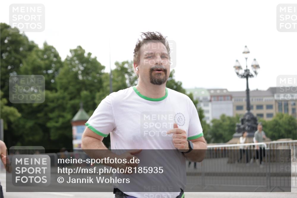 29.06.2025 - hella hamburg halbmarathon Jannik Wohlers http://msf.ph/oto/8185935 29.06.2025 10:23:33 Lombardsbrücke 1444, 1545, 2489, 3013, 3185, 4122, 4597, 4990, 5039, 5055, 5258, 5260, 5358, 5661, 5954, 7013, 7426, 8141, 8149, 8502, 8676, 8717, 9217, 9603, 11044, 11347, 11415, 11454, 13149, 15352, 15739, 15853, 17385, 17513, 17595, 18091, 18210, 18314, 18745, 18998, 19017 meine-sportfotos.de