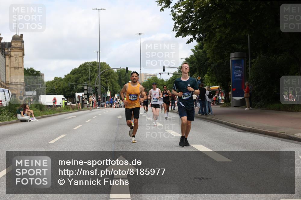 29.06.2025 - hella hamburg halbmarathon Yannick Fuchs http://msf.ph/oto/8185977 29.06.2025 10:29:40 20KM 1217, 1562, 4477, 5048, 5152, 6169, 7867, 7972, 8395, 8864, 8901, 9686, 12204, 12369, 14069, 14388, 14603, 14629, 14952, 15391, 15991, 16140, 16712, 16811, 16963, 16964, 17643, 18220, 18419, 19022 meine-sportfotos.de