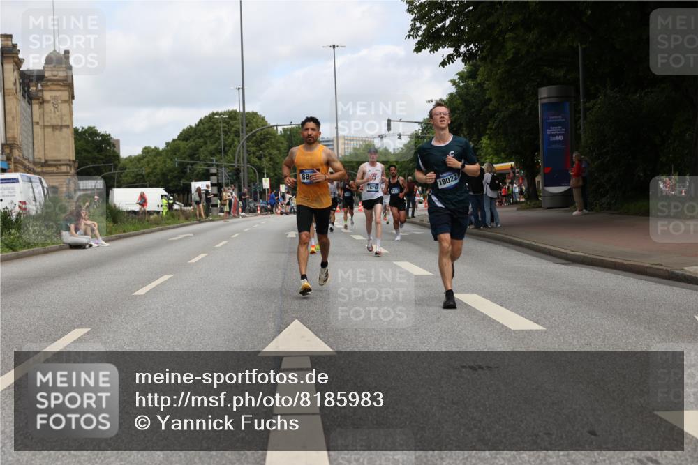 29.06.2025 - hella hamburg halbmarathon Yannick Fuchs http://msf.ph/oto/8185983 29.06.2025 10:29:40 20KM 1217, 1562, 4477, 5048, 5152, 6169, 7867, 7972, 8395, 8864, 8901, 9686, 12204, 12369, 14069, 14388, 14603, 14629, 14952, 15391, 15991, 16140, 16712, 16811, 16963, 16964, 17643, 18220, 18419, 19022 meine-sportfotos.de