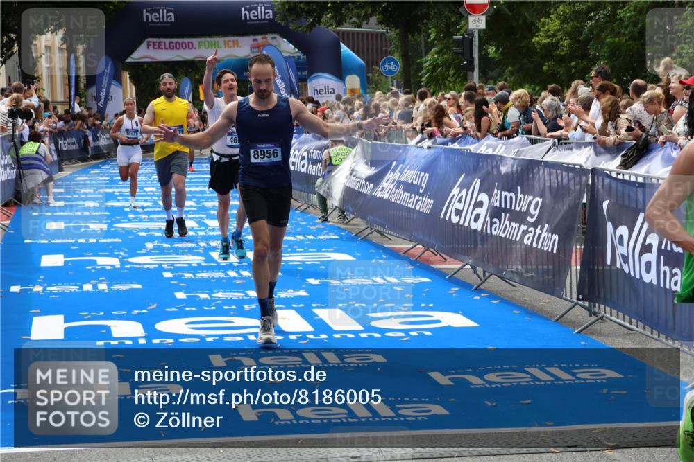 29.06.2025 - hella hamburg halbmarathon Zöllner http://msf.ph/oto/8186005 29.06.2025 10:33:33 Ziel 4602, 8956, 15326, 16931, 17056, 18731, 18854 meine-sportfotos.de