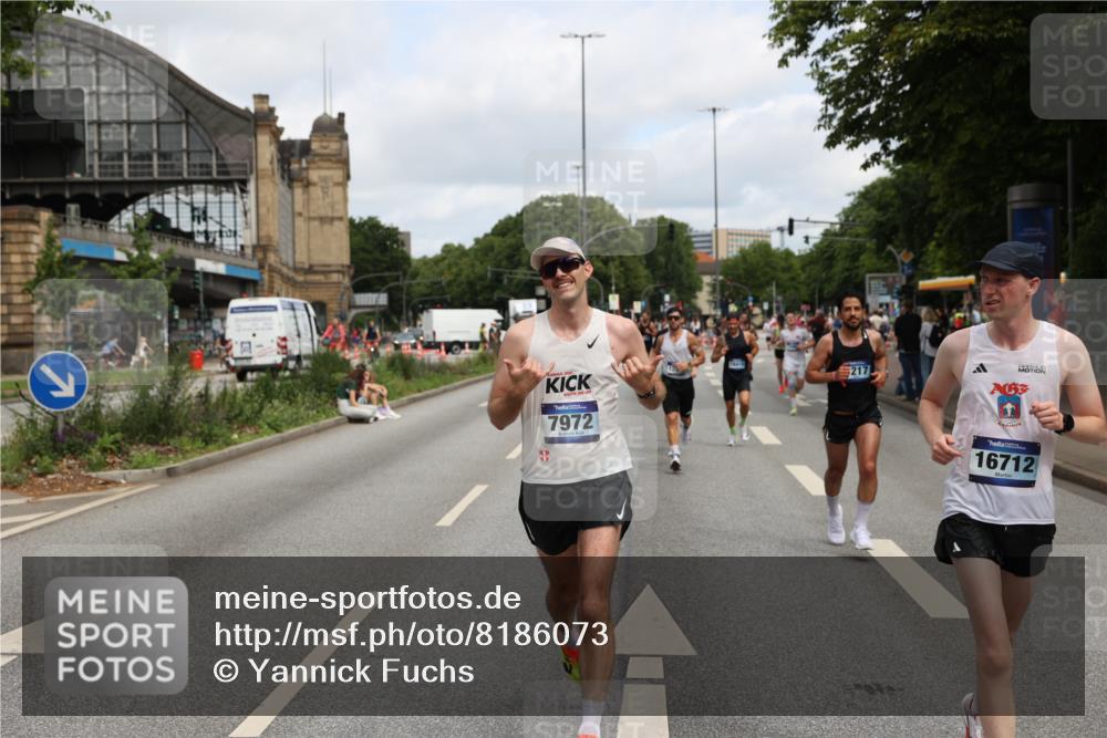29.06.2025 - hella hamburg halbmarathon Yannick Fuchs http://msf.ph/oto/8186073 29.06.2025 10:29:44 20KM 1217, 1562, 5269, 5554, 7466, 7867, 7972, 8395, 8864, 8901, 10771, 12204, 12369, 14069, 14388, 14603, 14629, 14952, 15390, 15391, 15991, 16140, 16177, 16712, 16811, 16963, 16964, 17643, 18183, 18220, 18419, 19022 meine-sportfotos.de