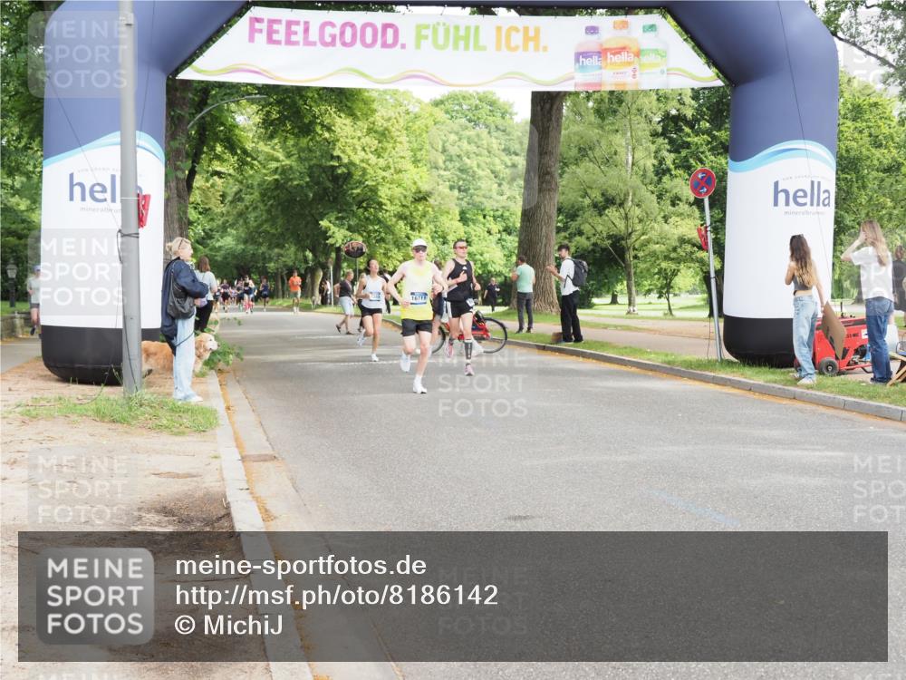 29.06.2025 - hella hamburg halbmarathon MichiJ http://msf.ph/oto/8186142 29.06.2025 10:18:46 Zwischen KM18-KM19 1827, 7389, 10486, 17374, 17428 meine-sportfotos.de