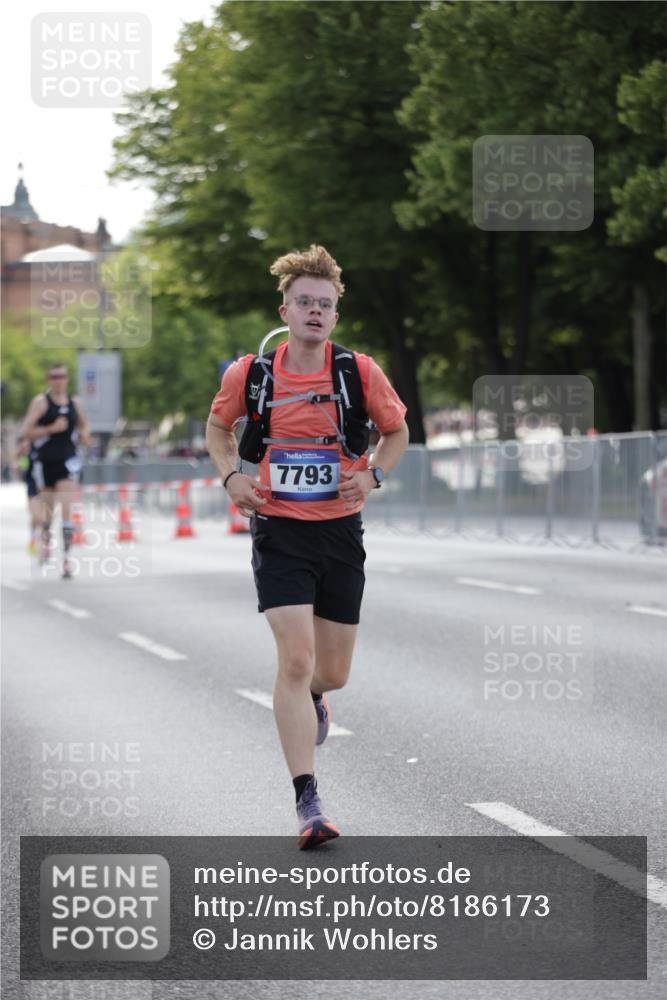 29.06.2025 - hella hamburg halbmarathon Jannik Wohlers http://msf.ph/oto/8186173 29.06.2025 09:43:46 Lombardsbrücke 1122, 1953, 2483, 5308, 7231, 7793, 9047, 9079, 10173, 10222, 10655, 13383, 13606 meine-sportfotos.de