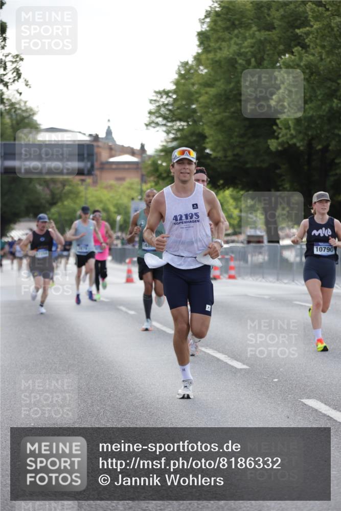 29.06.2025 - hella hamburg halbmarathon Jannik Wohlers http://msf.ph/oto/8186332 29.06.2025 09:43:53 Lombardsbrücke 1122, 2879, 5308, 5344, 7231, 7793, 8975, 9047, 9079, 10106, 10173, 10222, 10655, 10790, 13606, 14828, 15655, 16118, 17258 meine-sportfotos.de