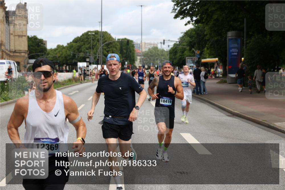 29.06.2025 - hella hamburg halbmarathon Yannick Fuchs http://msf.ph/oto/8186333 29.06.2025 10:29:47 20KM 1217, 1562, 4740, 5269, 5554, 6704, 7466, 7867, 7972, 8395, 8864, 8901, 10771, 11559, 12204, 12369, 12751, 14388, 14603, 14629, 14952, 15390, 15391, 15991, 16140, 16177, 16695, 16712, 16811, 16963, 16964, 17643, 17826, 18183, 18220, 18419, 19022 meine-sportfotos.de