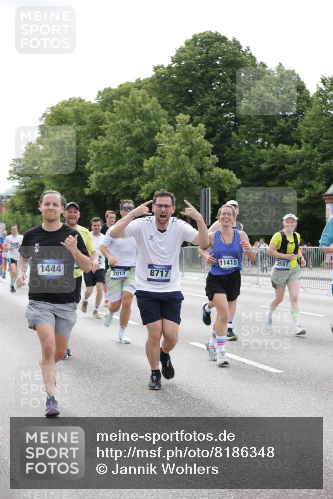 29.06.2025 - hella hamburg halbmarathon Jannik Wohlers http://msf.ph/oto/8186348 29.06.2025 10:23:35 Lombardsbrücke 1389, 1444, 1545, 2489, 3013, 3185, 4122, 4597, 4990, 5039, 5055, 5258, 5260, 5358, 5661, 5954, 7013, 7426, 8141, 8149, 8502, 8717, 9217, 9603, 11044, 11306, 11347, 11415, 11454, 13149, 15352, 17414, 17513, 17595, 18091, 18210, 18314, 18745, 18998, 19017 meine-sportfotos.de