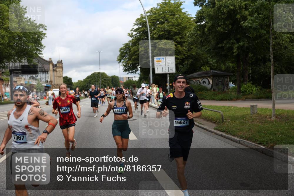 29.06.2025 - hella hamburg halbmarathon Yannick Fuchs http://msf.ph/oto/8186357 29.06.2025 10:43:36 20KM 1094, 1342, 1381, 1476, 2013, 2504, 2516, 2592, 2596, 2706, 2878, 2889, 2937, 3060, 3692, 4017, 4832, 5460, 5705, 6158, 7067, 7297, 7332, 8112, 8437, 8821, 9038, 9126, 9200, 9213, 9463, 9619, 9649, 9695, 9924, 9965, 10184, 11340, 11519, 11579, 11779, 11819, 11977, 12035, 12094, 12271, 12421, 12670, 13233, 13688, 13690, 14526, 15422, 15523, 16114, 16627, 16653, 16731, 16891, 17173, 17753, 18058, 18842, 18926, 19109 meine-sportfotos.de