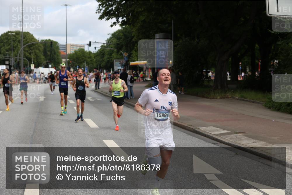 29.06.2025 - hella hamburg halbmarathon Yannick Fuchs http://msf.ph/oto/8186378 29.06.2025 10:29:49 20KM 57, 1217, 1562, 4740, 5269, 5554, 6704, 7466, 7867, 7972, 8864, 8901, 10771, 11559, 11898, 12204, 12369, 12751, 14603, 14629, 14952, 15390, 15391, 15991, 16140, 16177, 16695, 16712, 16811, 16963, 16964, 17022, 17643, 17826, 18183, 18220, 18419, 19022 meine-sportfotos.de