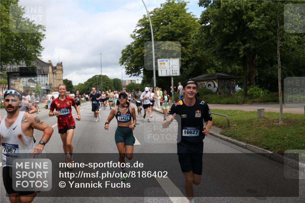 29.06.2025 - hella hamburg halbmarathon Yannick Fuchs http://msf.ph/oto/8186402 29.06.2025 10:43:37 20KM 1094, 1342, 1381, 1476, 2013, 2504, 2516, 2592, 2596, 2706, 2878, 2889, 2937, 3060, 3692, 4017, 4832, 5460, 6115, 6158, 7067, 7297, 7332, 8112, 8437, 8821, 9038, 9126, 9200, 9213, 9463, 9619, 9649, 9695, 9924, 9965, 10184, 11340, 11519, 11819, 11977, 12035, 12094, 12271, 12421, 12670, 13233, 13688, 13690, 14526, 15422, 15523, 16114, 16627, 16653, 16731, 16891, 17753, 17908, 18058, 18842, 18926, 19109 meine-sportfotos.de