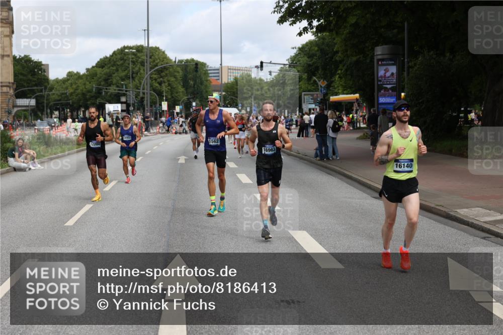 29.06.2025 - hella hamburg halbmarathon Yannick Fuchs http://msf.ph/oto/8186413 29.06.2025 10:29:51 20KM 57, 1217, 1344, 1562, 4740, 4944, 5269, 5554, 6704, 7466, 7867, 7972, 8864, 8901, 10771, 11559, 11898, 12204, 12369, 12751, 14603, 14629, 14952, 15390, 15391, 15991, 16140, 16177, 16695, 16712, 16811, 16963, 16964, 17022, 17643, 17826, 18183, 18220, 18237, 18419, 19022 meine-sportfotos.de