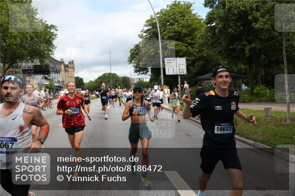 29.06.2025 - hella hamburg halbmarathon Yannick Fuchs http://msf.ph/oto/8186472 29.06.2025 10:43:37 20KM 1094, 1342, 1381, 1476, 2013, 2504, 2516, 2592, 2596, 2706, 2878, 2889, 2937, 3060, 3692, 4017, 4832, 5460, 6115, 6158, 7067, 7297, 7332, 8112, 8437, 8821, 9038, 9126, 9200, 9213, 9463, 9619, 9649, 9695, 9924, 9965, 10184, 11340, 11519, 11819, 11977, 12035, 12094, 12271, 12421, 12670, 13233, 13688, 13690, 14526, 15422, 15523, 16114, 16627, 16653, 16731, 16891, 17753, 17908, 18058, 18842, 18926, 19109 meine-sportfotos.de