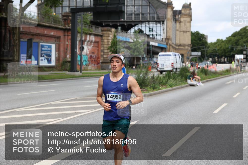 29.06.2025 - hella hamburg halbmarathon Yannick Fuchs http://msf.ph/oto/8186496 29.06.2025 10:29:55 20KM 57, 1217, 1344, 1562, 4740, 4944, 5269, 5554, 6704, 7466, 7867, 8901, 10771, 11559, 11898, 12204, 12369, 12751, 14603, 14629, 14952, 15390, 15391, 15991, 16140, 16177, 16695, 16811, 16963, 16964, 17022, 17643, 17826, 18183, 18220, 18237, 18419 meine-sportfotos.de