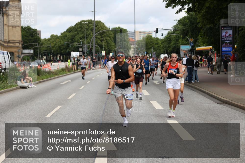 29.06.2025 - hella hamburg halbmarathon Yannick Fuchs http://msf.ph/oto/8186517 29.06.2025 10:29:56 20KM 57, 1344, 1562, 4740, 4944, 5269, 5554, 6704, 7466, 7867, 8901, 10771, 11559, 11898, 12044, 12204, 12751, 14603, 14629, 14952, 15390, 15391, 15991, 16140, 16177, 16695, 16811, 16963, 16964, 17022, 17643, 17826, 18183, 18220, 18237, 18419 meine-sportfotos.de