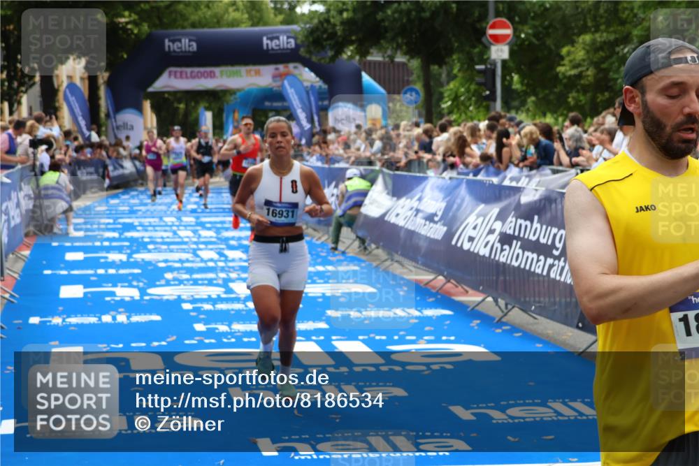 29.06.2025 - hella hamburg halbmarathon Zöllner http://msf.ph/oto/8186534 29.06.2025 10:33:37 Ziel 1053, 2836, 8312, 14975, 15326, 16931, 17191, 18854 meine-sportfotos.de