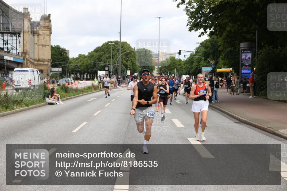 29.06.2025 - hella hamburg halbmarathon Yannick Fuchs http://msf.ph/oto/8186535 29.06.2025 10:29:57 20KM 57, 1344, 1562, 4740, 4944, 5269, 5554, 6704, 7466, 7867, 8901, 10771, 11559, 11898, 12044, 12204, 12751, 14629, 14952, 15390, 15391, 15991, 16140, 16177, 16695, 16811, 16963, 16964, 17022, 17643, 17826, 18183, 18220, 18237 meine-sportfotos.de
