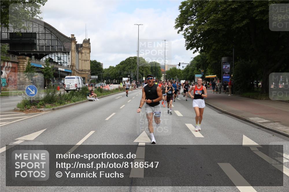 29.06.2025 - hella hamburg halbmarathon Yannick Fuchs http://msf.ph/oto/8186547 29.06.2025 10:29:57 20KM 57, 1344, 1562, 4740, 4944, 5269, 5554, 6704, 7466, 7867, 8901, 10771, 11559, 11898, 12044, 12204, 12751, 14629, 14952, 15390, 15391, 15991, 16140, 16177, 16695, 16811, 16963, 16964, 17022, 17643, 17826, 18183, 18220, 18237 meine-sportfotos.de