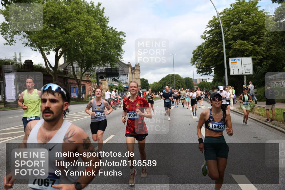 29.06.2025 - hella hamburg halbmarathon Yannick Fuchs http://msf.ph/oto/8186589 29.06.2025 10:43:37 20KM 1094, 1342, 1381, 1476, 2013, 2504, 2516, 2592, 2596, 2706, 2878, 2889, 2937, 3060, 3692, 4017, 4832, 5460, 6115, 6158, 7067, 7297, 7332, 8112, 8437, 8821, 9038, 9126, 9200, 9213, 9463, 9619, 9649, 9695, 9924, 9965, 10184, 11340, 11519, 11819, 11977, 12035, 12094, 12271, 12421, 12670, 13233, 13688, 13690, 14526, 15422, 15523, 16114, 16627, 16653, 16731, 16891, 17753, 17908, 18058, 18842, 18926, 19109 meine-sportfotos.de