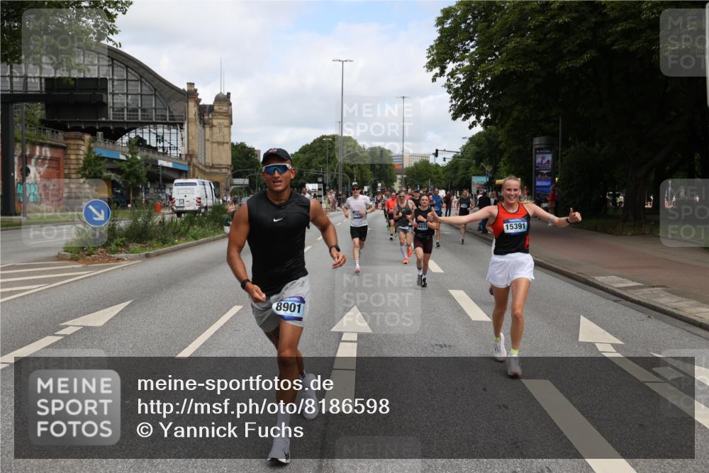 29.06.2025 - hella hamburg halbmarathon Yannick Fuchs http://msf.ph/oto/8186598 29.06.2025 10:29:58 20KM 57, 1344, 1562, 4740, 4944, 5269, 5554, 6704, 7466, 7867, 8901, 10771, 11559, 11898, 12044, 12204, 12751, 14629, 14952, 15390, 15391, 15991, 16140, 16177, 16695, 16811, 16963, 16964, 17022, 17643, 17826, 18183, 18220, 18237 meine-sportfotos.de