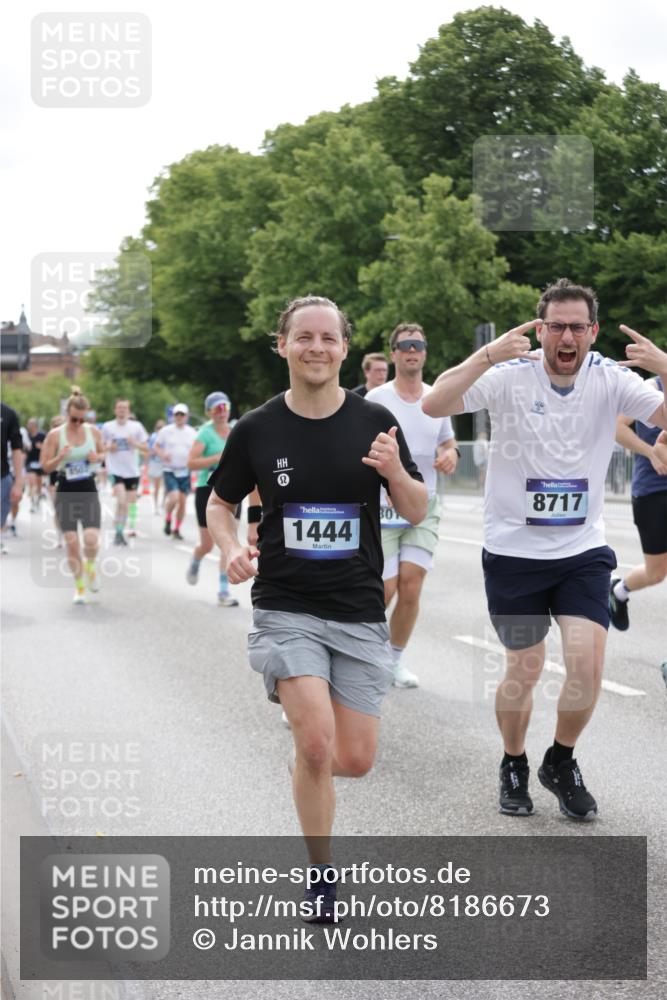29.06.2025 - hella hamburg halbmarathon Jannik Wohlers http://msf.ph/oto/8186673 29.06.2025 10:23:36 Lombardsbrücke 1389, 1444, 1545, 2489, 3013, 3185, 3579, 4122, 4597, 4990, 4993, 5039, 5055, 5258, 5260, 5358, 5661, 5954, 7013, 7426, 8141, 8149, 8502, 8717, 9217, 9603, 11044, 11306, 11347, 11415, 11454, 14433, 14439, 15352, 17414, 17513, 17595, 18091, 18210, 18314, 18745, 18998, 19017 meine-sportfotos.de