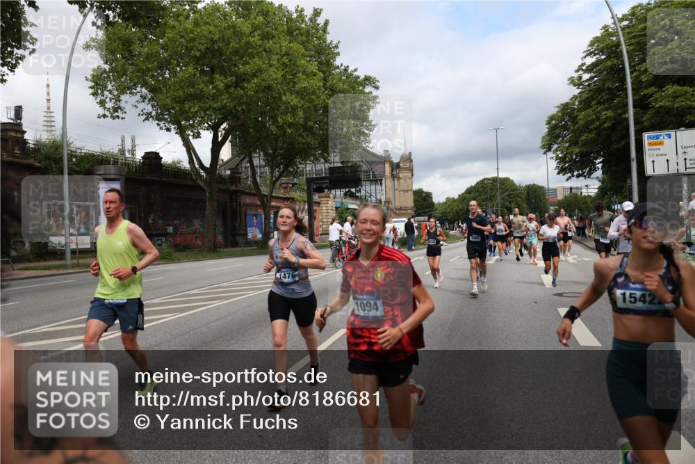 29.06.2025 - hella hamburg halbmarathon Yannick Fuchs http://msf.ph/oto/8186681 29.06.2025 10:43:37 20KM 1094, 1342, 1381, 1476, 2013, 2504, 2516, 2592, 2596, 2706, 2878, 2889, 2937, 3060, 3692, 4017, 4832, 5460, 6115, 6158, 7067, 7297, 7332, 8112, 8437, 8821, 9038, 9126, 9200, 9213, 9463, 9619, 9649, 9695, 9924, 9965, 10184, 11340, 11519, 11819, 11977, 12035, 12094, 12271, 12421, 12670, 13233, 13688, 13690, 14526, 15422, 15523, 16114, 16627, 16653, 16731, 16891, 17753, 17908, 18058, 18842, 18926, 19109 meine-sportfotos.de