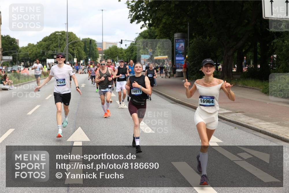 29.06.2025 - hella hamburg halbmarathon Yannick Fuchs http://msf.ph/oto/8186690 29.06.2025 10:29:59 20KM 57, 1344, 1562, 4050, 4740, 4944, 5269, 5554, 6704, 7466, 7867, 8901, 10771, 11559, 11898, 12044, 12204, 12751, 14629, 14841, 14952, 15390, 15391, 16140, 16177, 16695, 16811, 16963, 16964, 17022, 17643, 17826, 18183, 18220, 18237 meine-sportfotos.de