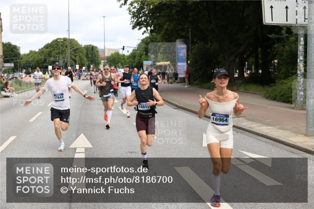 29.06.2025 - hella hamburg halbmarathon Yannick Fuchs http://msf.ph/oto/8186700 29.06.2025 10:30:00 20KM 57, 1344, 1562, 4050, 4740, 4944, 5269, 5554, 6704, 7466, 7867, 8901, 10771, 11559, 11898, 12044, 12204, 12751, 14629, 14841, 14952, 15390, 15391, 15931, 16140, 16177, 16695, 16811, 16963, 16964, 17022, 17643, 17826, 18183, 18220, 18237 meine-sportfotos.de