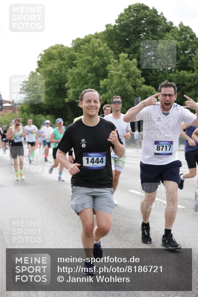 29.06.2025 - hella hamburg halbmarathon Jannik Wohlers http://msf.ph/oto/8186721 29.06.2025 10:23:36 Lombardsbrücke 1389, 1444, 1545, 2489, 3013, 3185, 3579, 4122, 4597, 4990, 4993, 5039, 5055, 5258, 5260, 5358, 5661, 5954, 7013, 7426, 8141, 8149, 8502, 8717, 9217, 9603, 11044, 11306, 11347, 11415, 11454, 14433, 14439, 15352, 17414, 17513, 17595, 18091, 18210, 18314, 18745, 18998, 19017 meine-sportfotos.de