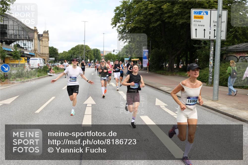 29.06.2025 - hella hamburg halbmarathon Yannick Fuchs http://msf.ph/oto/8186723 29.06.2025 10:30:00 20KM 57, 1344, 1562, 4050, 4740, 4944, 5269, 5554, 6704, 7466, 7867, 8901, 10771, 11559, 11898, 12044, 12204, 12751, 14629, 14841, 14952, 15390, 15391, 15931, 16140, 16177, 16695, 16811, 16963, 16964, 17022, 17643, 17826, 18183, 18220, 18237 meine-sportfotos.de
