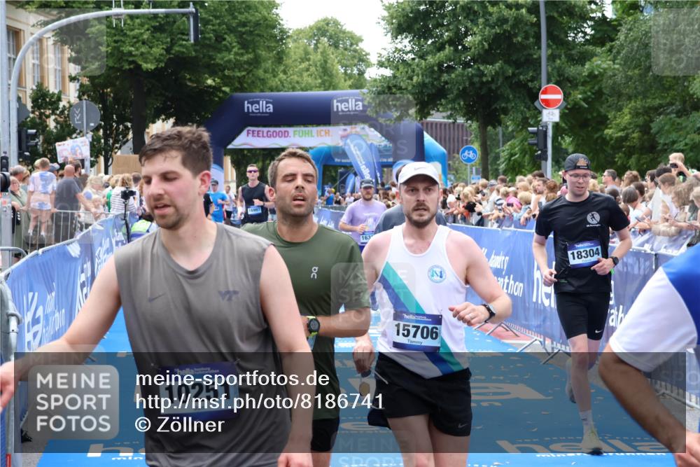 29.06.2025 - hella hamburg halbmarathon Zöllner http://msf.ph/oto/8186741 29.06.2025 10:43:20 Ziel 1675, 3109, 3124, 3146, 7093, 10099, 15706, 15921, 16314, 16997, 18274, 18304 meine-sportfotos.de