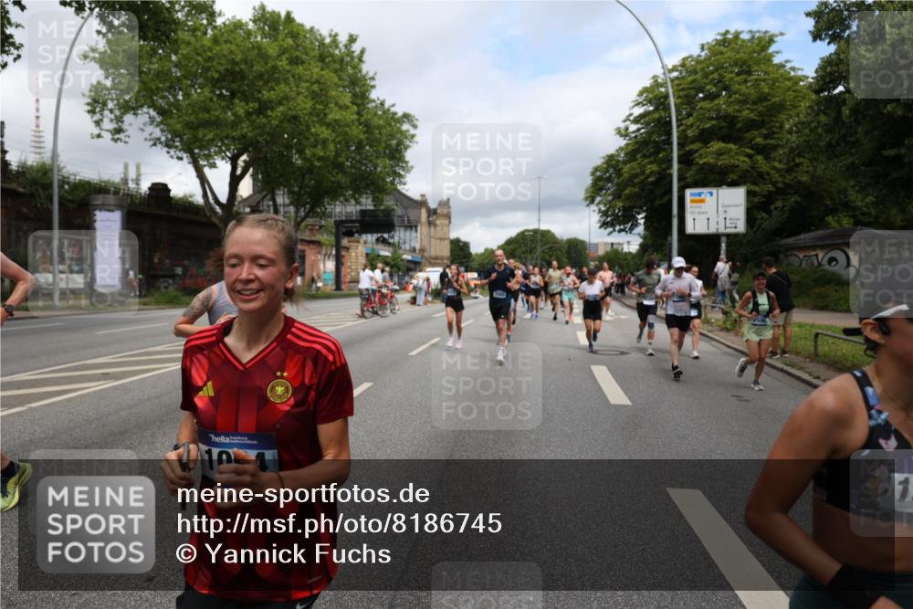 29.06.2025 - hella hamburg halbmarathon Yannick Fuchs http://msf.ph/oto/8186745 29.06.2025 10:43:37 20KM 1094, 1342, 1381, 1476, 2013, 2504, 2516, 2592, 2596, 2706, 2878, 2889, 2937, 3060, 3692, 4017, 4832, 5460, 6115, 6158, 7067, 7297, 7332, 8112, 8437, 8821, 9038, 9126, 9200, 9213, 9463, 9619, 9649, 9695, 9924, 9965, 10184, 11340, 11519, 11819, 11977, 12035, 12094, 12271, 12421, 12670, 13233, 13688, 13690, 14526, 15422, 15523, 16114, 16627, 16653, 16731, 16891, 17753, 17908, 18058, 18842, 18926, 19109 meine-sportfotos.de