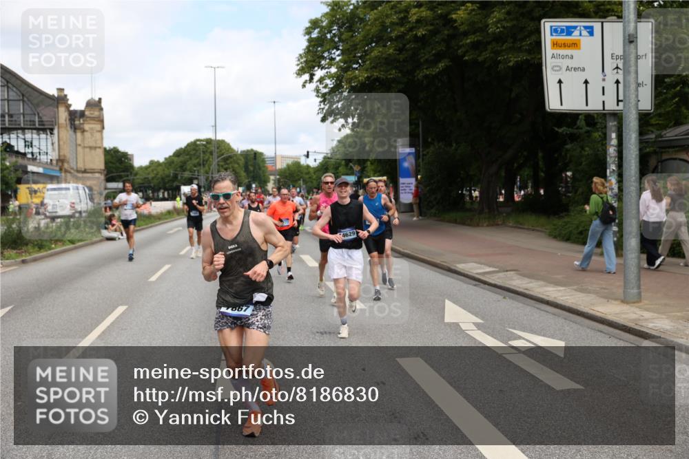 29.06.2025 - hella hamburg halbmarathon Yannick Fuchs http://msf.ph/oto/8186830 29.06.2025 10:30:01 20KM 57, 1344, 1562, 4050, 4740, 4944, 5269, 5554, 6704, 7466, 7867, 8901, 10771, 11559, 11898, 12044, 12204, 12751, 14629, 14841, 14952, 15390, 15391, 15931, 16177, 16695, 16811, 16963, 16964, 17022, 17643, 17826, 18183, 18220, 18237 meine-sportfotos.de
