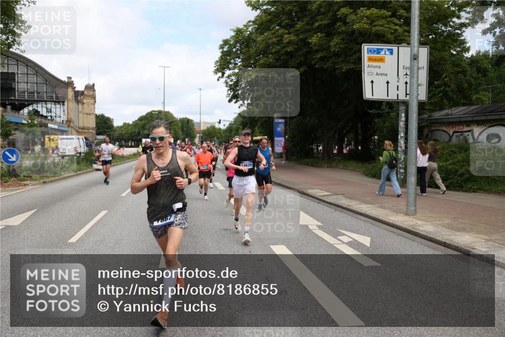 29.06.2025 - hella hamburg halbmarathon Yannick Fuchs http://msf.ph/oto/8186855 29.06.2025 10:30:02 20KM 57, 1344, 4050, 4740, 4944, 5269, 5554, 6704, 7466, 7867, 8901, 10771, 11559, 11898, 12044, 12204, 12751, 14629, 14841, 14952, 15390, 15391, 15931, 16177, 16695, 16811, 16963, 16964, 17022, 17643, 17826, 18183, 18220, 18237 meine-sportfotos.de