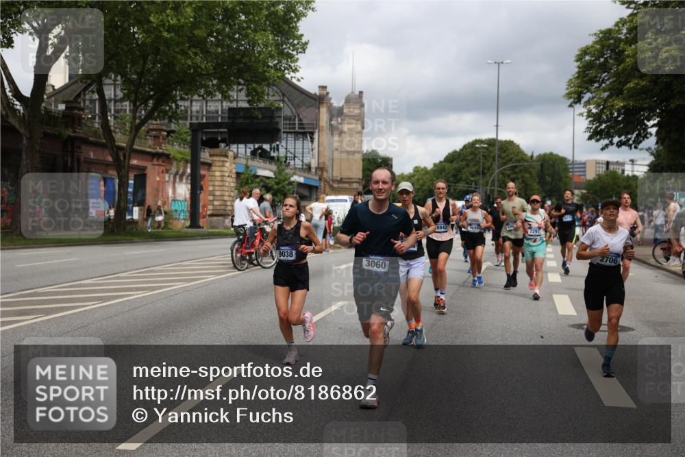 29.06.2025 - hella hamburg halbmarathon Yannick Fuchs http://msf.ph/oto/8186862 29.06.2025 10:43:38 20KM 1094, 1342, 1381, 1476, 2013, 2504, 2516, 2592, 2596, 2706, 2878, 2889, 2937, 3060, 3692, 4017, 4832, 5460, 6115, 6158, 7067, 7297, 7332, 8112, 8437, 8821, 9038, 9126, 9200, 9213, 9463, 9619, 9649, 9695, 9924, 9965, 10184, 11340, 11519, 11819, 11977, 12035, 12094, 12271, 12421, 12670, 13233, 13688, 13690, 14526, 15422, 15519, 15523, 16114, 16627, 16653, 16731, 16891, 17753, 17908, 18058, 18842, 18926, 18960, 19109 meine-sportfotos.de