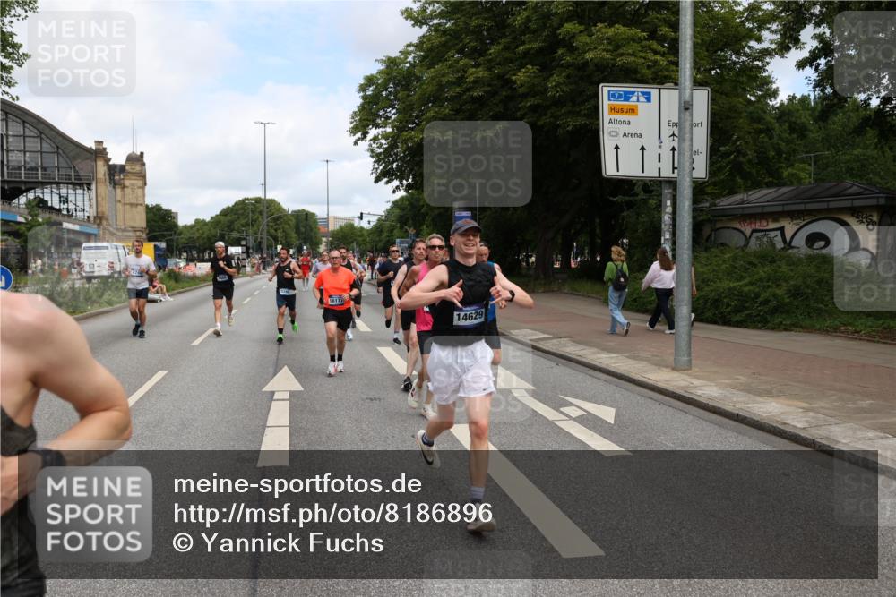 29.06.2025 - hella hamburg halbmarathon Yannick Fuchs http://msf.ph/oto/8186896 29.06.2025 10:30:02 20KM 57, 1344, 4050, 4740, 4944, 5269, 5554, 6704, 7466, 7867, 8901, 10771, 11559, 11898, 12044, 12204, 12751, 14629, 14841, 14952, 15390, 15391, 15931, 16177, 16695, 16811, 16963, 16964, 17022, 17643, 17826, 18183, 18220, 18237 meine-sportfotos.de