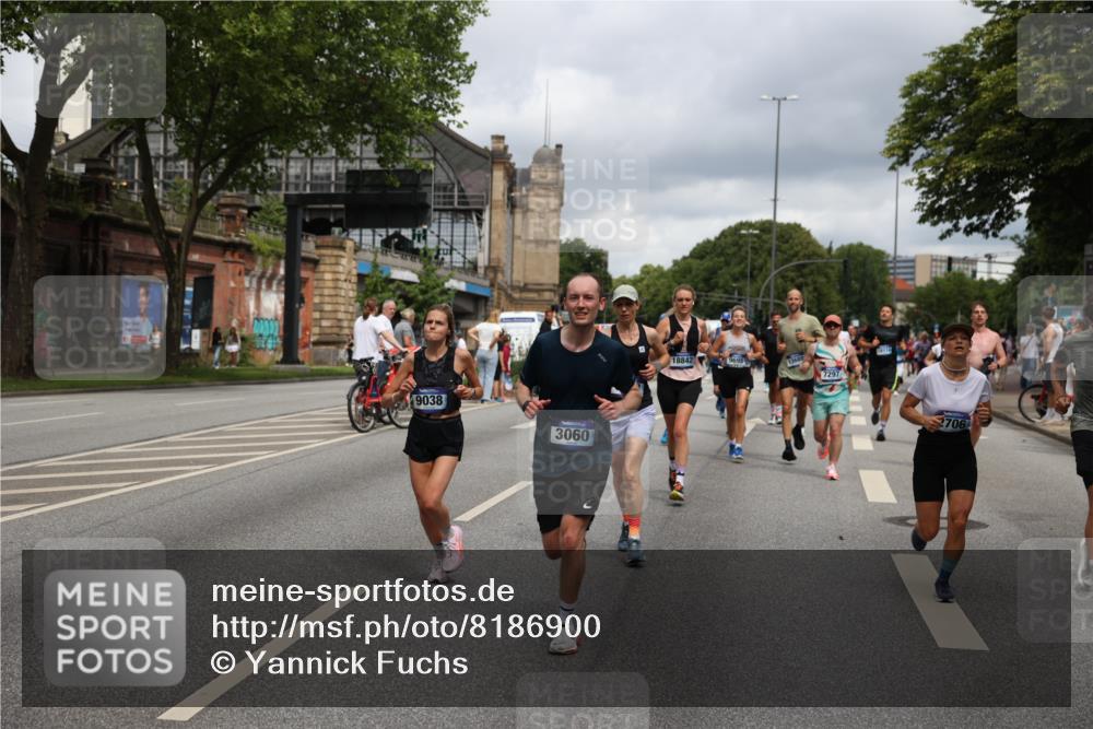 29.06.2025 - hella hamburg halbmarathon Yannick Fuchs http://msf.ph/oto/8186900 29.06.2025 10:43:39 20KM 1094, 1342, 1381, 1476, 2013, 2504, 2516, 2592, 2596, 2706, 2878, 2889, 2937, 3060, 3692, 4017, 4832, 5460, 6115, 6158, 7067, 7297, 7332, 8112, 8437, 8821, 9038, 9126, 9200, 9213, 9463, 9597, 9619, 9695, 9723, 9924, 9965, 10189, 11340, 11519, 11819, 11977, 12035, 12271, 12670, 13233, 13688, 13690, 14526, 14838, 15422, 15519, 15523, 16114, 16627, 16653, 16731, 16738, 16891, 17753, 17908, 18058, 18842, 18926, 18960, 19109 meine-sportfotos.de