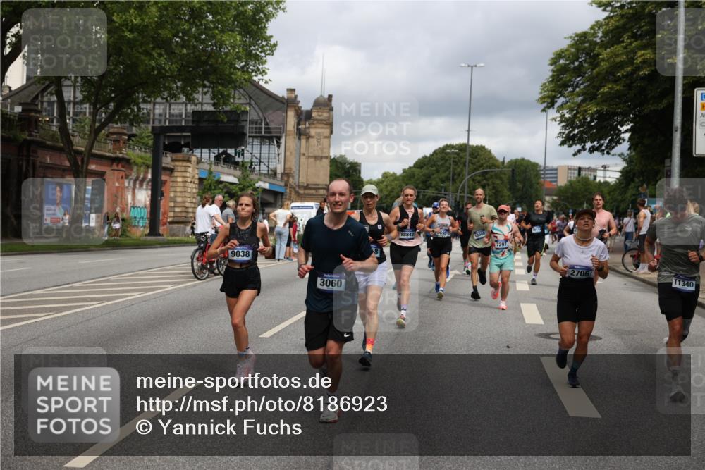 29.06.2025 - hella hamburg halbmarathon Yannick Fuchs http://msf.ph/oto/8186923 29.06.2025 10:43:39 20KM 1094, 1342, 1381, 1476, 2013, 2504, 2516, 2592, 2596, 2706, 2878, 2889, 2937, 3060, 3692, 4017, 4832, 5460, 6115, 6158, 7067, 7297, 7332, 8112, 8437, 8821, 9038, 9126, 9200, 9213, 9463, 9597, 9619, 9695, 9723, 9924, 9965, 10189, 11340, 11519, 11819, 11977, 12035, 12271, 12670, 13233, 13688, 13690, 14526, 14838, 15422, 15519, 15523, 16114, 16627, 16653, 16731, 16738, 16891, 17753, 17908, 18058, 18842, 18926, 18960, 19109 meine-sportfotos.de