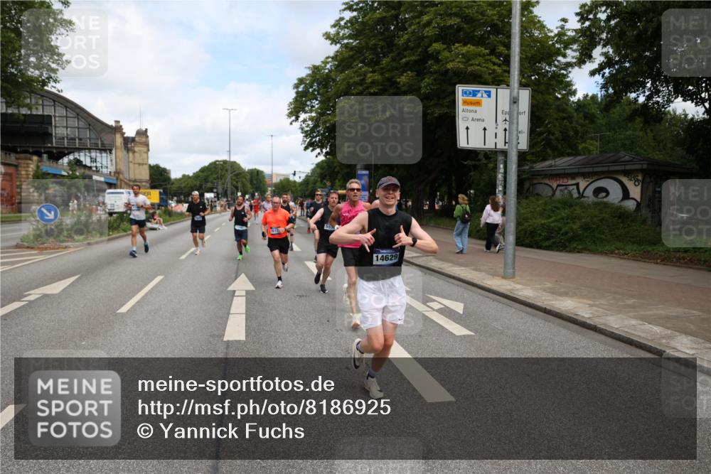 29.06.2025 - hella hamburg halbmarathon Yannick Fuchs http://msf.ph/oto/8186925 29.06.2025 10:30:02 20KM 57, 1344, 4050, 4740, 4944, 5269, 5554, 6704, 7466, 7867, 8901, 10771, 11559, 11898, 12044, 12204, 12751, 14629, 14841, 14952, 15390, 15391, 15931, 16177, 16695, 16811, 16963, 16964, 17022, 17643, 17826, 18183, 18220, 18237 meine-sportfotos.de