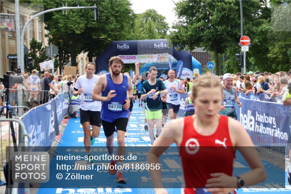 29.06.2025 - hella hamburg halbmarathon Zöllner http://msf.ph/oto/8186956 29.06.2025 10:43:30 Ziel 2653, 3928, 5124, 5436, 5506, 7635, 8664, 9931, 10237, 10246, 11648, 13348, 16338, 16720, 17391, 18513, 18810, 18942, 18987, 19009, 19051 meine-sportfotos.de